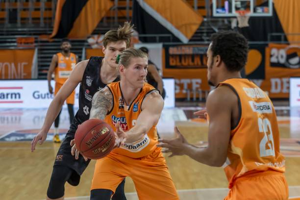 中长期存在 中长期存在