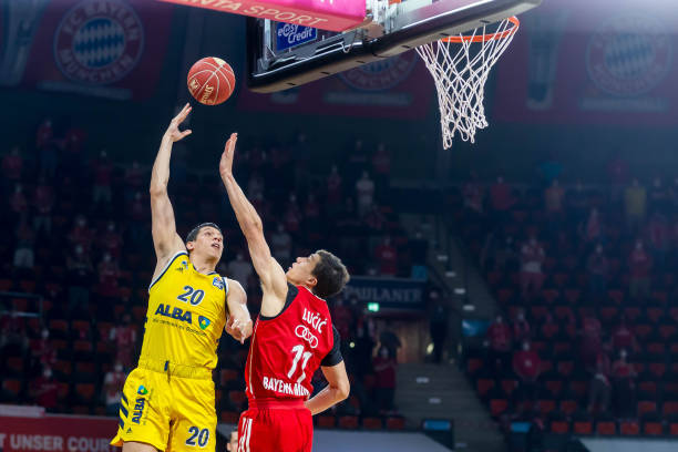 临残酷竞争 临残酷竞争